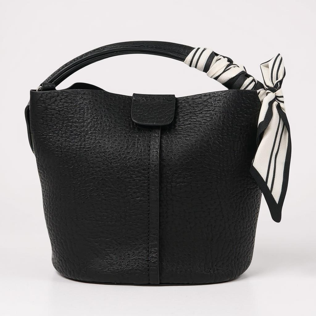 Biloxi Bucket tote