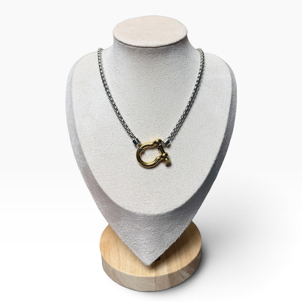 “Clarksdale” chain