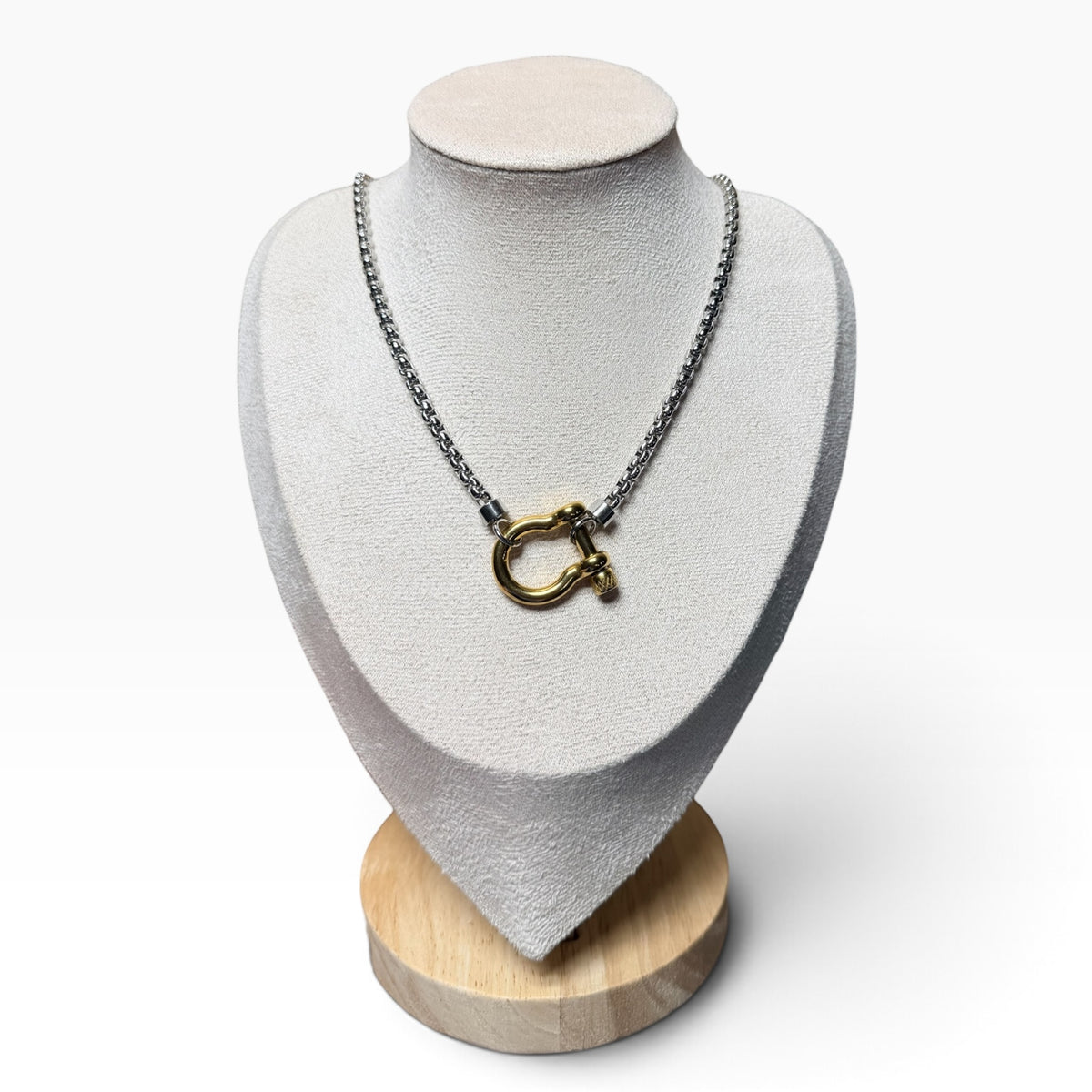 “Clarksdale” chain